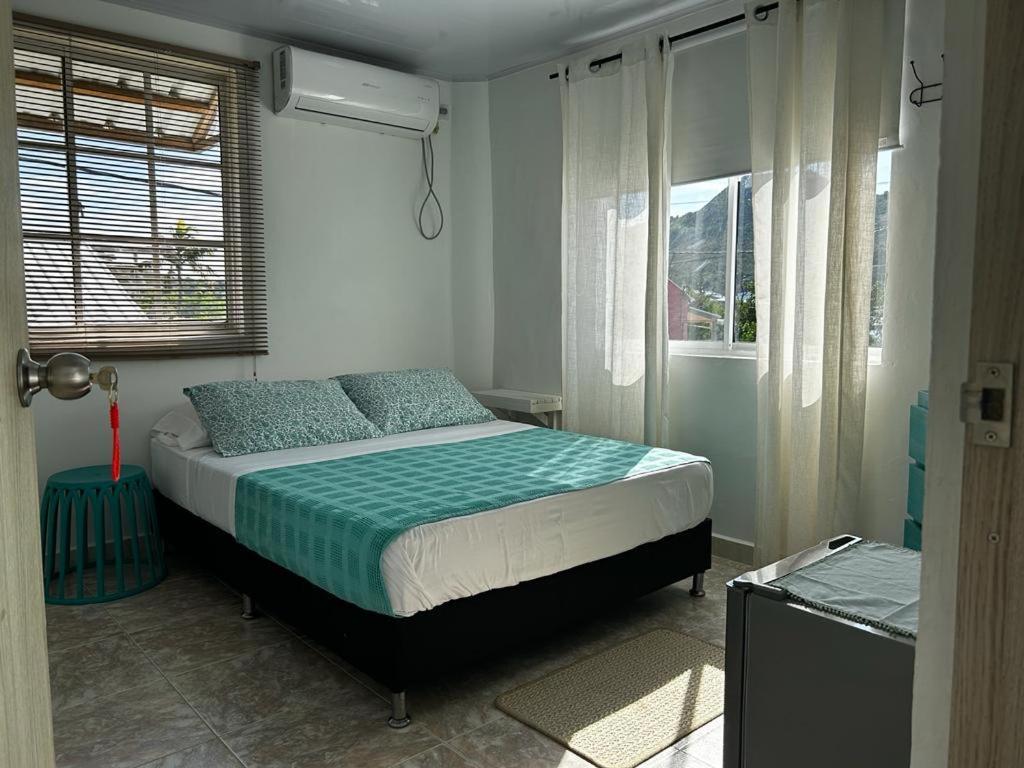 Hotel Miss Francias Home Santa Catalina Island Екстер'єр фото