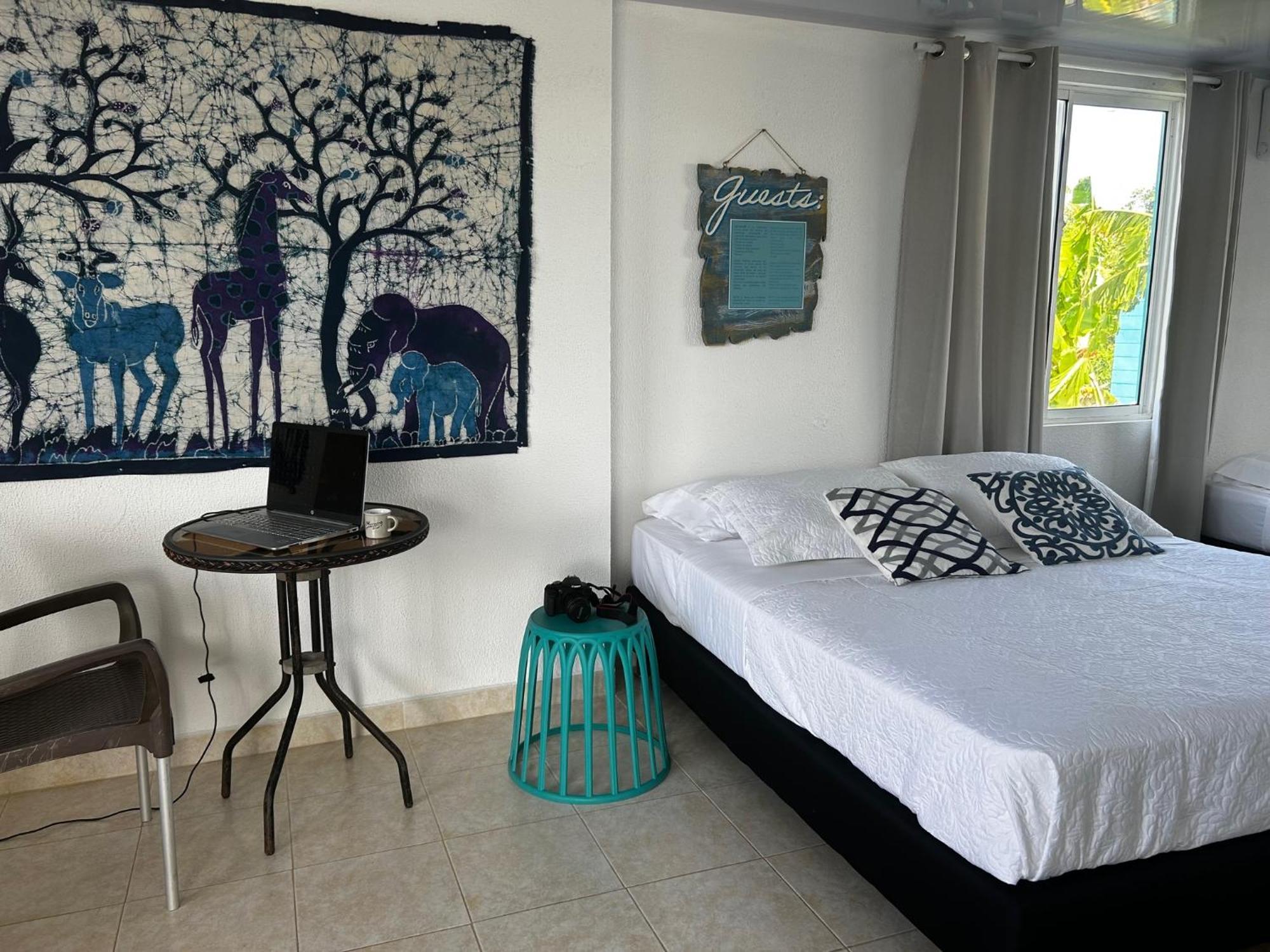 Hotel Miss Francias Home Santa Catalina Island Екстер'єр фото